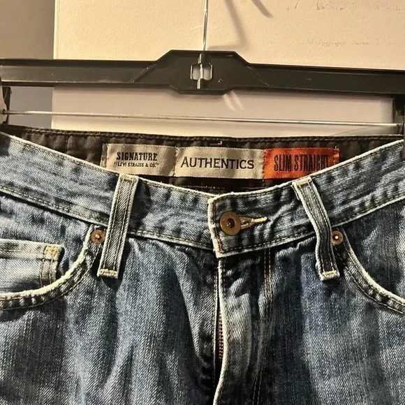 ~Signature Authentics Levi’s~ - Size 30 - Picture 6 of 6
